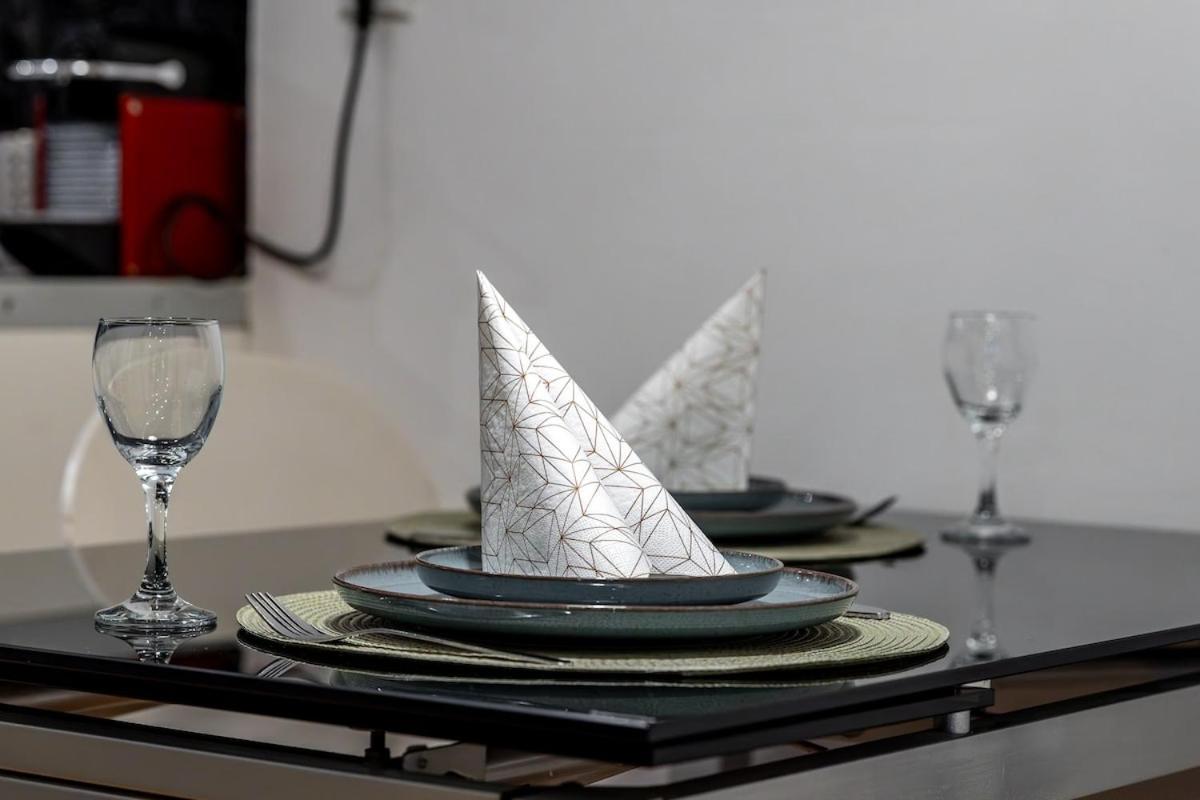 Modern Apartment Centrally Located ザグレブ エクステリア 写真