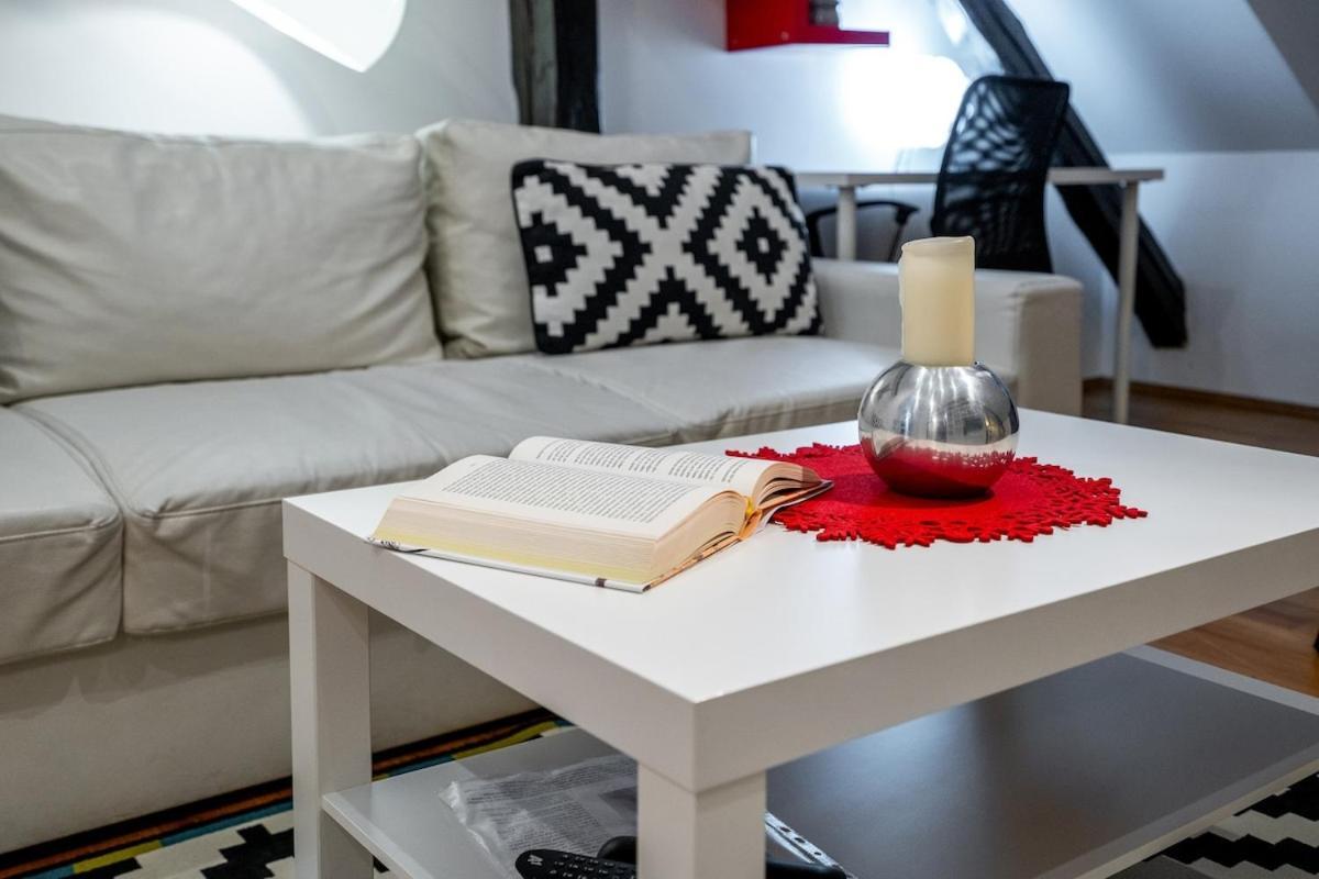 Modern Apartment Centrally Located ザグレブ エクステリア 写真