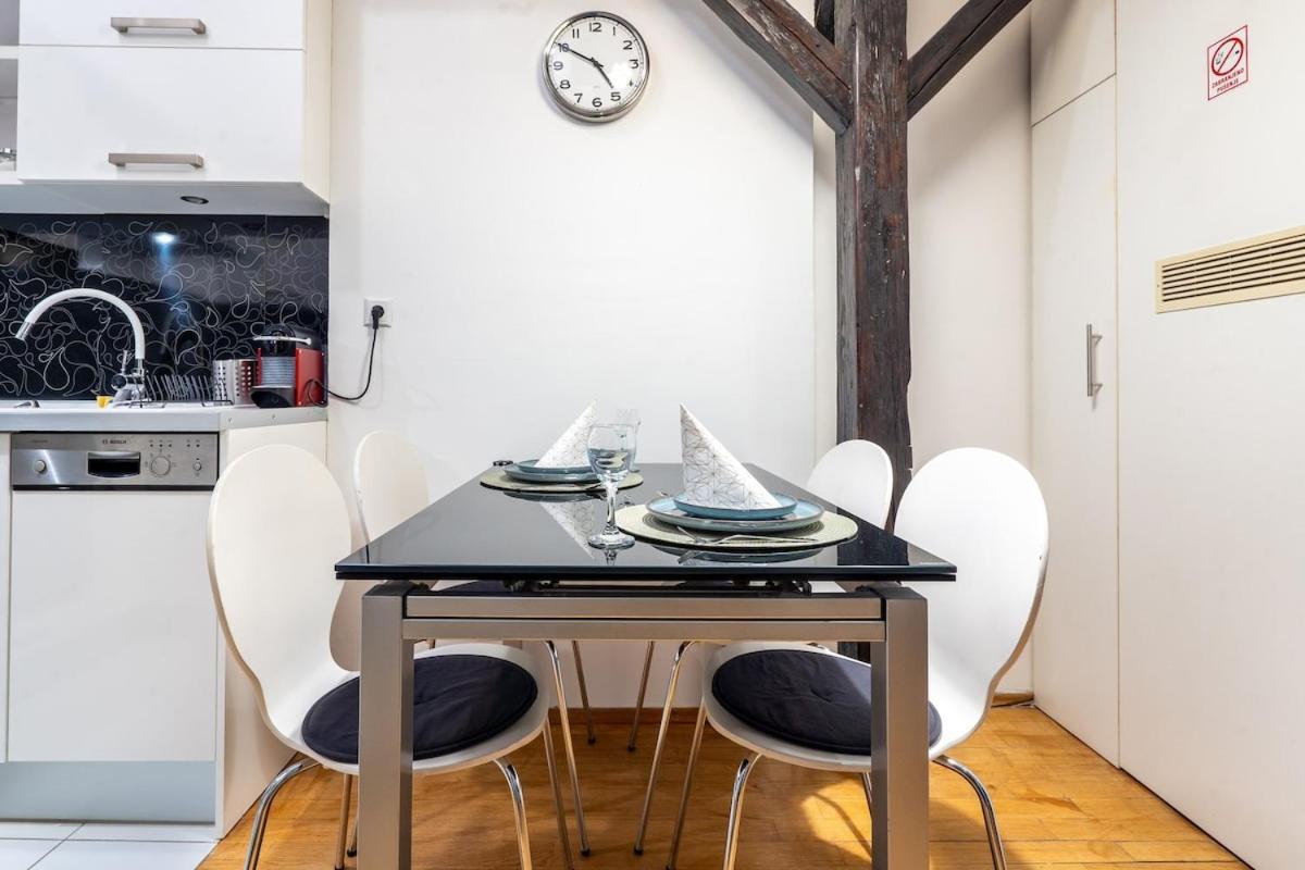 Modern Apartment Centrally Located ザグレブ エクステリア 写真